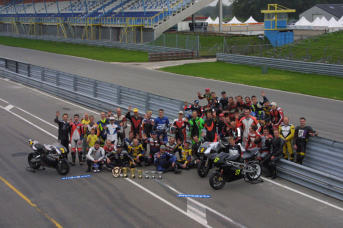 Assen Group Photo 2001 (Perry G Racing)